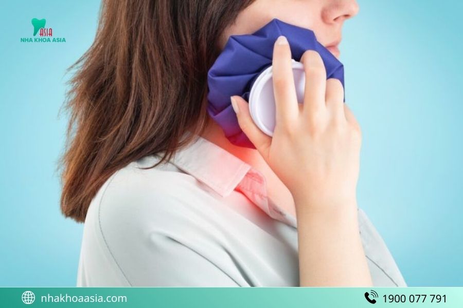 Chườm đá sau khi cắm minivis