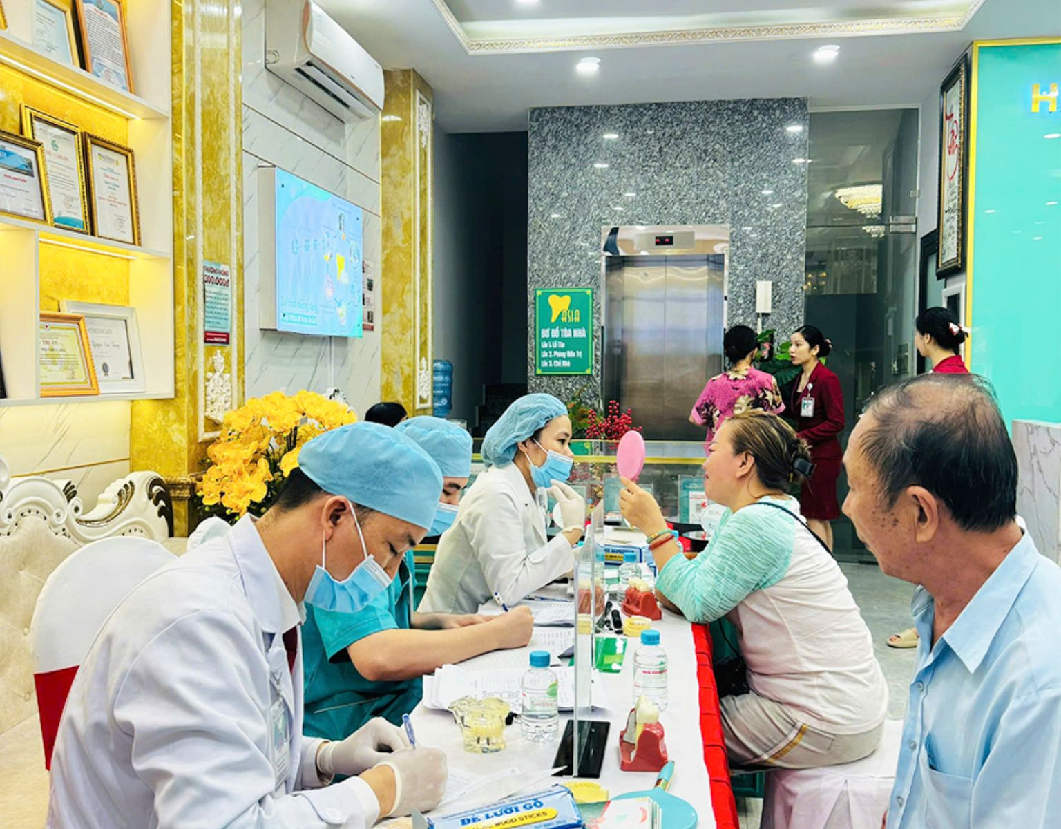 chăm sóc sức khỏe răng miệng miễn phí cho hội người cao tuổi