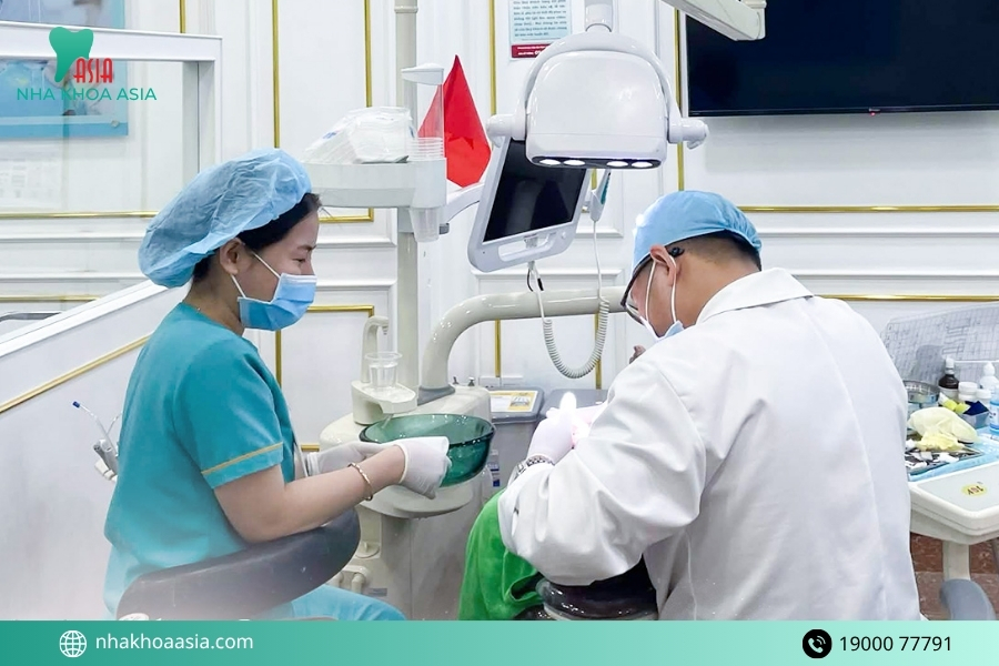 Vì sao nên trồng răng sứ 2 răng cửa tại Nha khoa Asia?