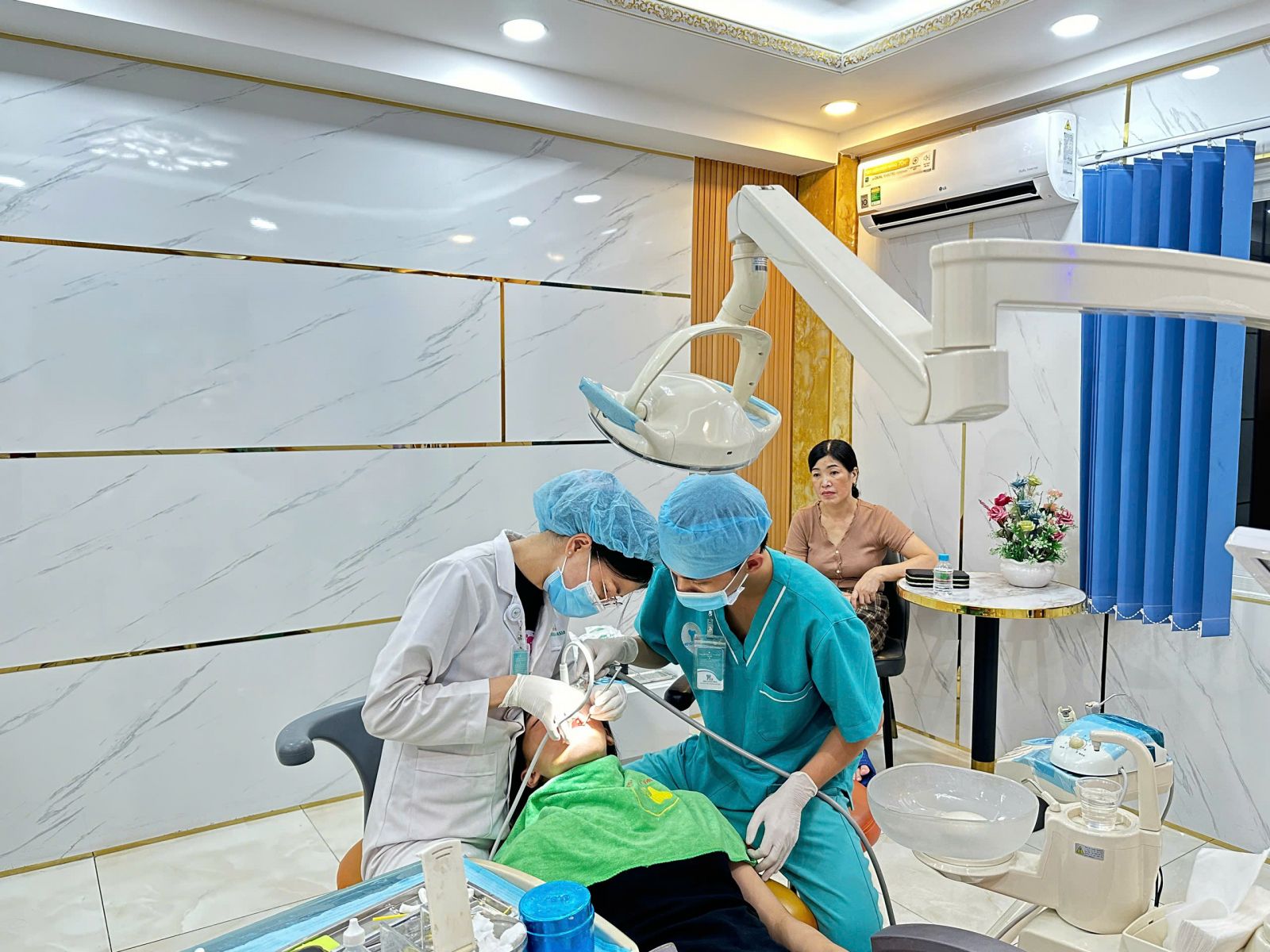 Lưu ý những cách chăm sóc răng miệng tại nhà cho mẹ bầu