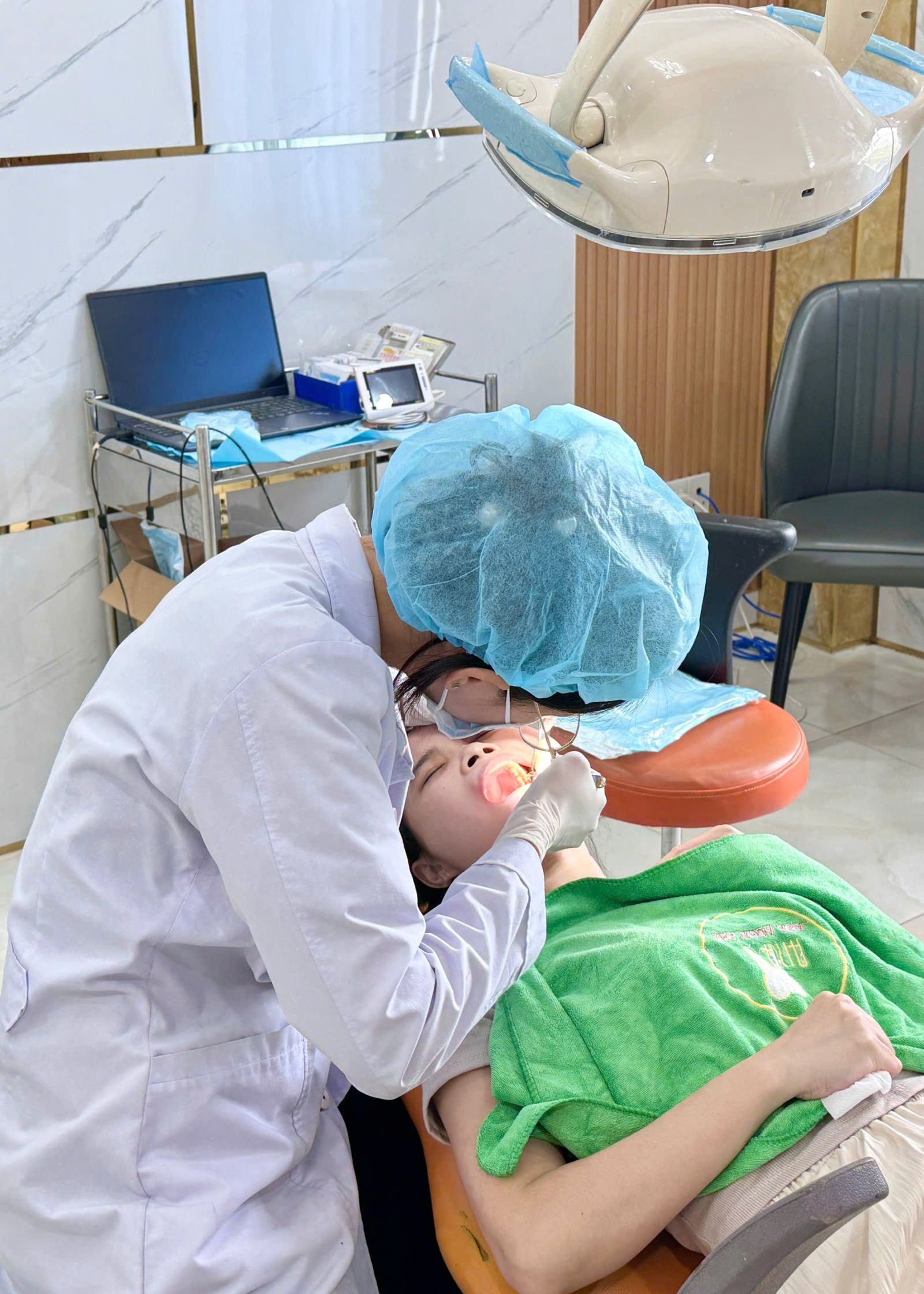 Có bầu nhổ răng được không là câu hỏi nhiều phụ nữ quan tâm