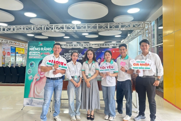 Nha khoa Asia cùng Hutech lan tỏa “Ngày hội nụ cười sinh viên”