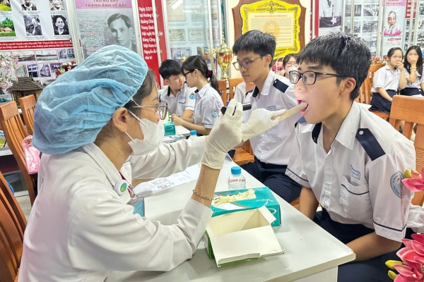 Nha Khoa Asia đồng hành cùng Trường THPT Giồng Ông Tố – Khám răng miễn phí, lan tỏa nụ cười khỏe