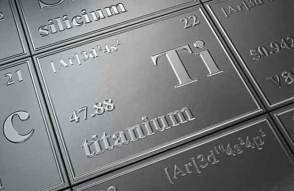 Hợp kim titan là sự kết hợp giữa titan cùng các chất hóa học khác