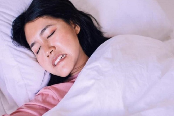 Vì sao bị nghiến răng khi ngủ?