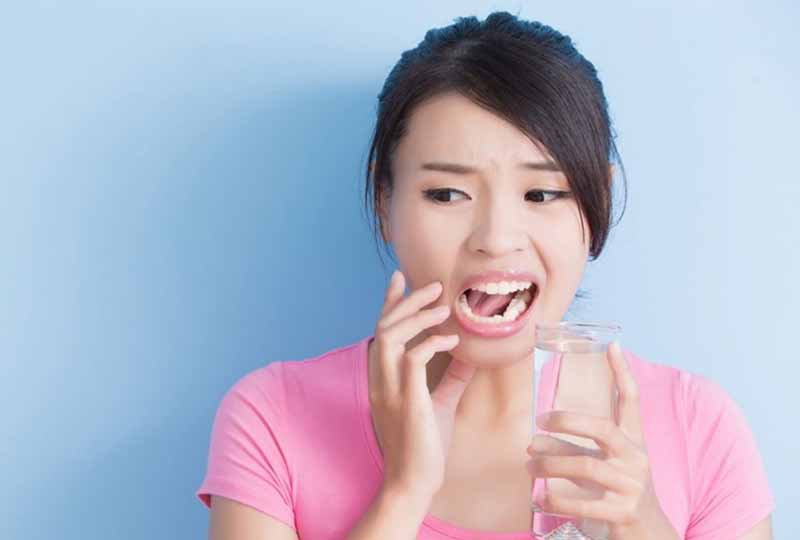 Tại sao bọc răng sứ lại bị ê buốt?