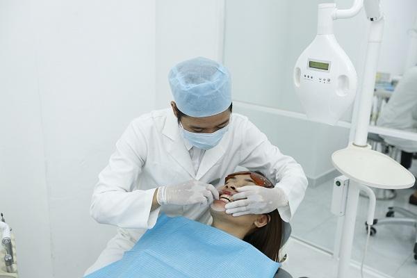 Phải làm gì khi bị ê buốt răng sau khi bọc sứ?